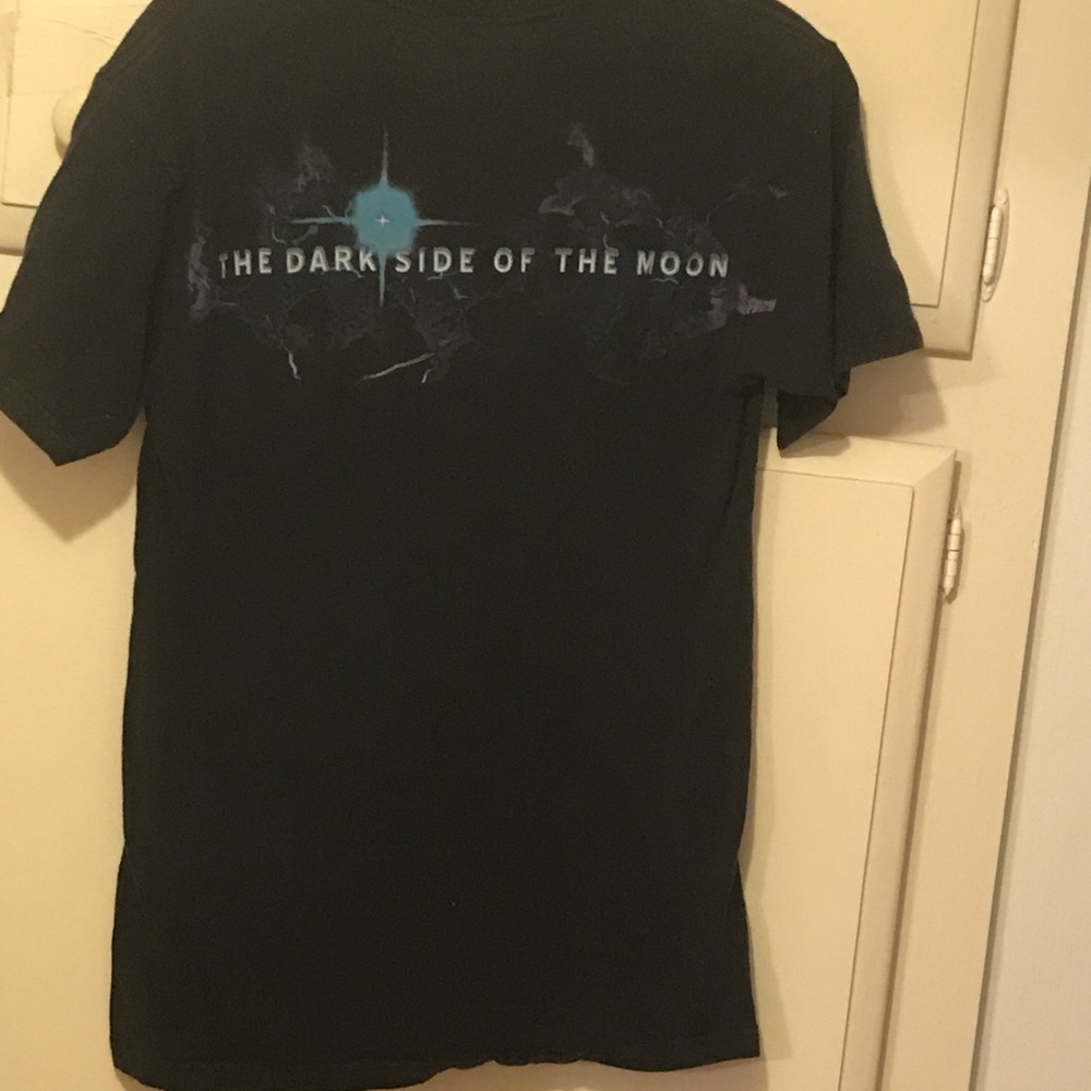 T shirt - Picture 2 of 3